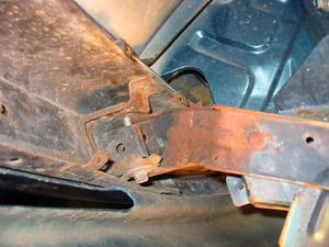under_CAR2_ 001.jpg
